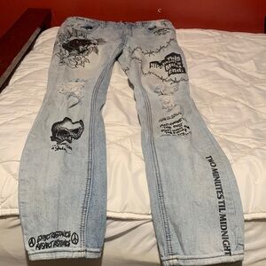 Ripped skinny jeans